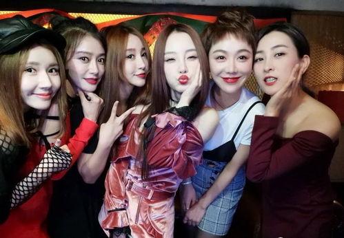 娱乐姐妹吃瓜图片,揭秘吃瓜背后的欢乐瞬间  第3张