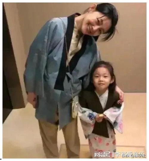 娱乐圈吃瓜成瘾,揭秘明星幕后,吃瓜成瘾的狂欢盛宴 第2张 娱乐圈吃瓜成瘾,揭秘明星幕后,吃瓜成瘾的狂欢盛宴 第2张